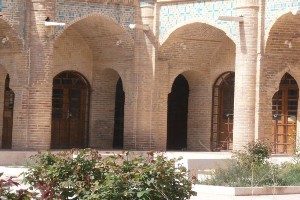 شاخصه های اصلی معمای زنجان استفاده از مصالح بوم آورد