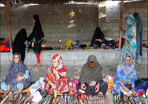 پنجشنبه بازار میناب تجلی گاه هنر مردمان دیار نخل و آفتاب