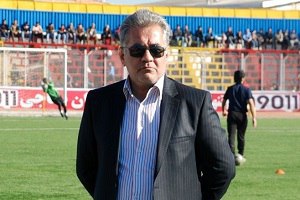 مگر مایلی کهن داروغه فوتبال است که با من درگیر می شود؟/ از جامعه فوتبال عذرخواهی می کنم