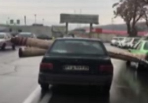 حمل عجیب و جالب بار توسط پراید + فیلم