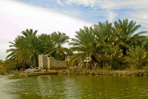 خدمت رسانی به مسافران در تالاب شادگان