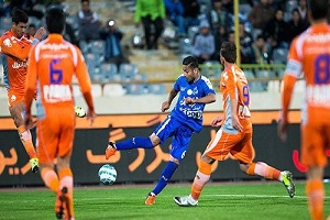 سایپا 1 - استقلال تهران 2/ منصوريان در يك قدمى تراكتورى ها
