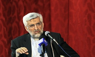 تبعیض یعنی برای وام 5 میلیونی 8 مدرک و 2 ضامن لازم است ولی برای وام هزار میلیاردی یک تلفن!