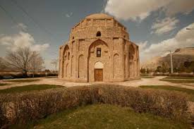 گنبدی ساخته شده از شیر شتردر کرمان