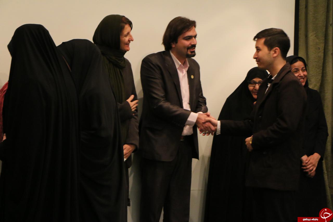 گزارش تصویری از اختتامیه طرح تقویت خانواده سالم و پیشگیری از خشونت های خانگی در جامعه پناهندگان افغان در ایران در دانشگاه مفید استان قم