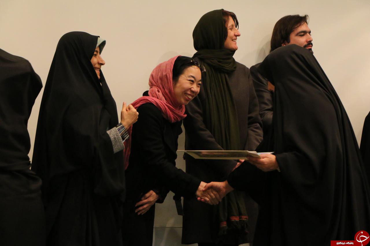 گزارش تصویری از اختتامیه طرح تقویت خانواده سالم و پیشگیری از خشونت های خانگی در جامعه پناهندگان افغان در ایران در دانشگاه مفید استان قم