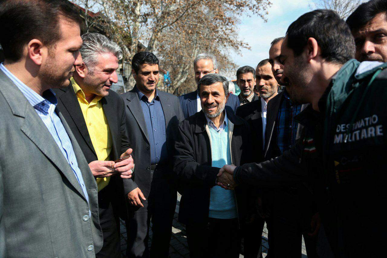 حضور احمدی&zwnj;نژاد در بازار تهران + تصاویر