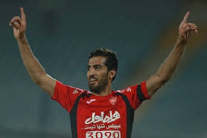 گل دوم پرسپولیس به استقلال خوزستان که توسط داور مردود اعلام شد + فیلم
