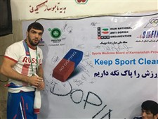 عهدنامه مبارزه با دوپینگ توسط کشتی گیران و مربیان امضاء شد