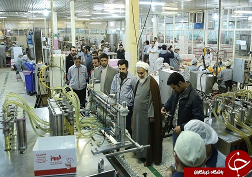بازدید نماینده ولی فقیه از یک واحد تولیدی بازدید نماینده ولی فقیه از یک واحد تولیدی