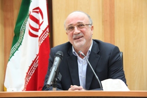 اجازه دهید جوانان نقدها یشان را با دیدگاه های مختلف بیان کنند