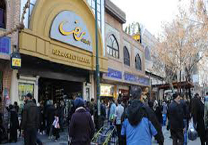 پاساژها پر از جمعیت است، مردم برای تفریح به بازار می‌آیند!