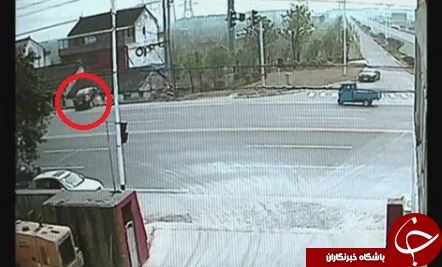 فرود خودرو بر بام یک خانه! +تصاویر