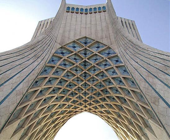 برج آزادی؛نماد ایران مدرن