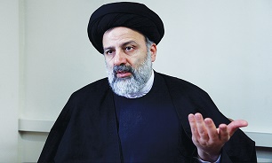 هر نوع فعالیت اقتصادی را در شان آستان قدس رضوی نمی دانیم/در ساخت و سازهای مشهد باید حریم حرم مطهر رضوی حفظ شود
