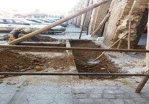 آغاز مرمت رواق میدان شریعتی سمنان