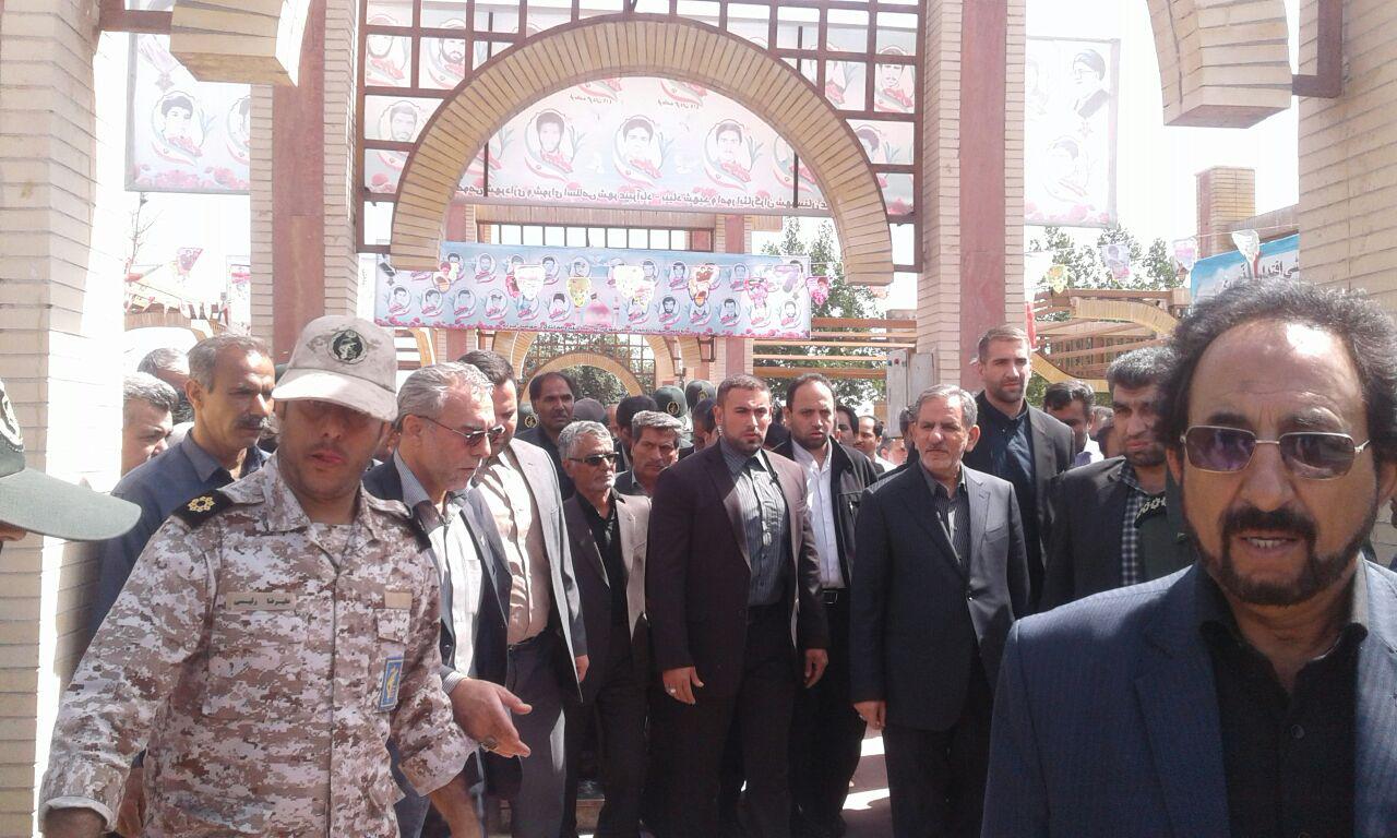 معاون اول رییس جمهور وارد عنبرآباد شد