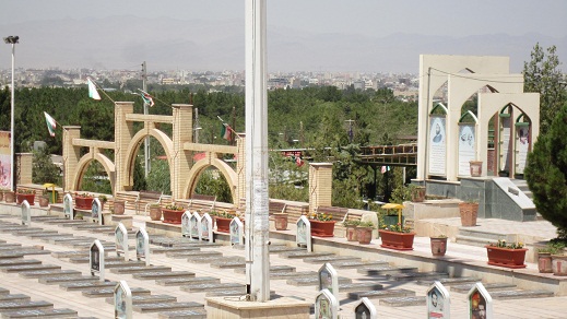 نورپردازی گلزارشهدای کرمان به سبک مدرن