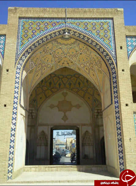 نمایی زیبا از ورودی مسجد و مدرسه علمیه آقابزرگ + تصاویر