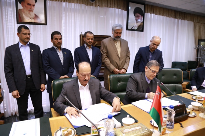 ایران و عمان، تفاهم نامه همکاری بانکی امضا کردند / دیدار بانکداران دو کشور