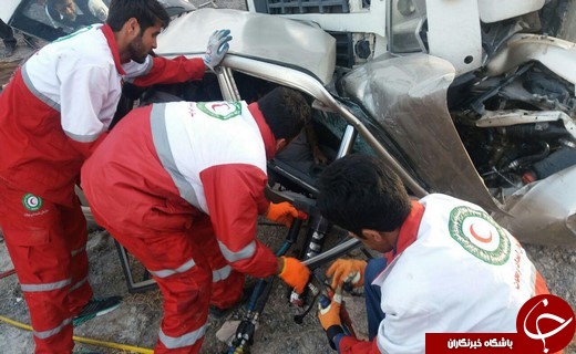 نجات از مرگ حتمی 4 نفر توسط نیروهای هلال احمر+تصاویر