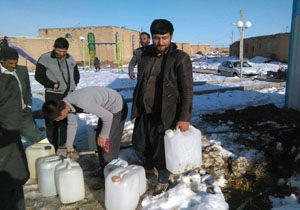 مشکلات تهیه آب در روستای «نهرپشته» + تصاویر