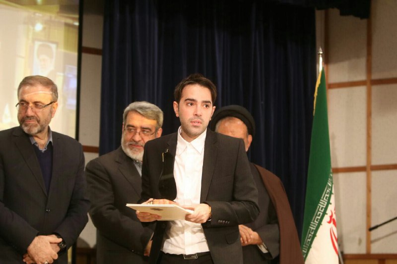 مهم&zwnj;ترین اتفاق سال 95 شعرخوانی در محضر رهبر انقلاب بود/ امیدوارم سال جدید، سال فرج امام زمان باشد