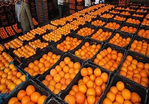 توزیع میوه شب عید