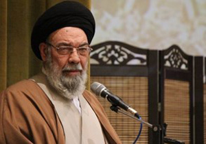 وظیفه علما فقط اقامه نماز جماعت نیست