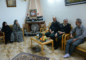 تبیین مرز حق و باطل با روشنگری شهدا