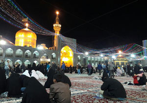چراغانی حرم رضوی در آستانه ولادت فاطمه الزهرا (س) + تصاویر