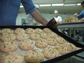 تعطیلی یک کارگاه شیرینی پزی