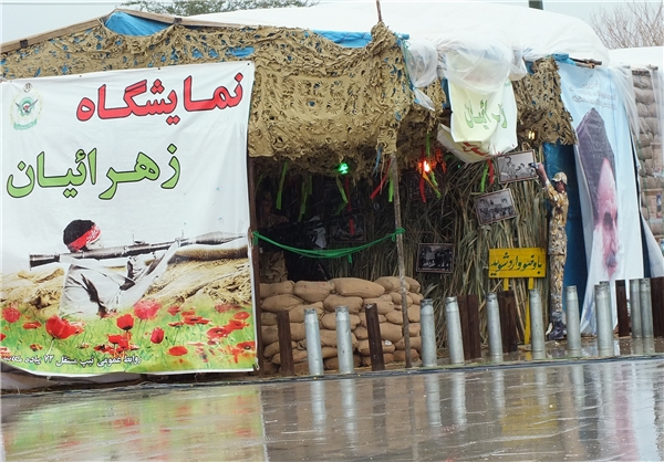 گشایش نمایشگاه راهیان نور ارتش در اندیمشک