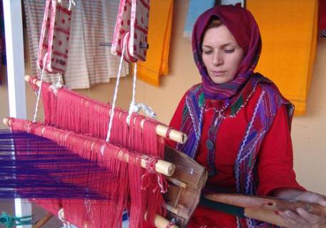 ابریشم بافی رامیان اثری ملی با تار و پود تاریخ و هنر
