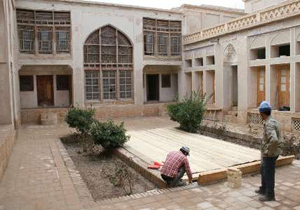 بیش از100 اثر تاریخی شهرستان نایین پذیرای مسافران نوروزی است