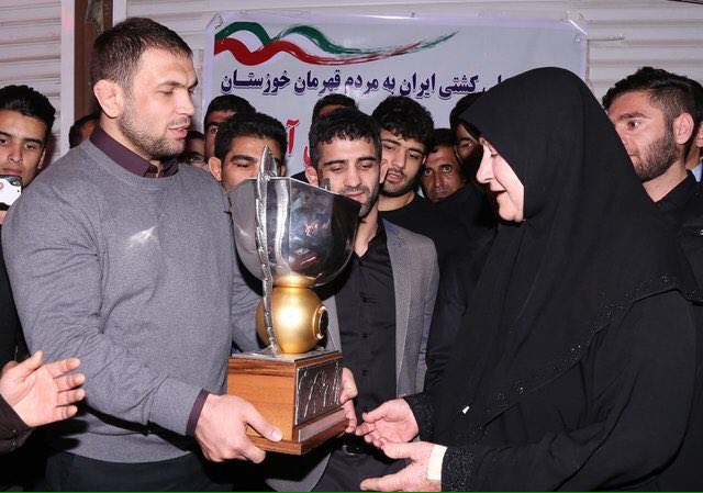 تشکر سلطانی فر از حرکت جوانمردانه قهرمانان کشتی آزاد