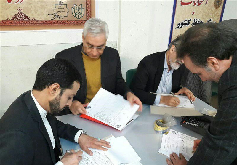 چه کسانی برای ثبت نام در انتخابات شورای شهر تهران در فرمانداری حضور یافتند؟+ تصاویر