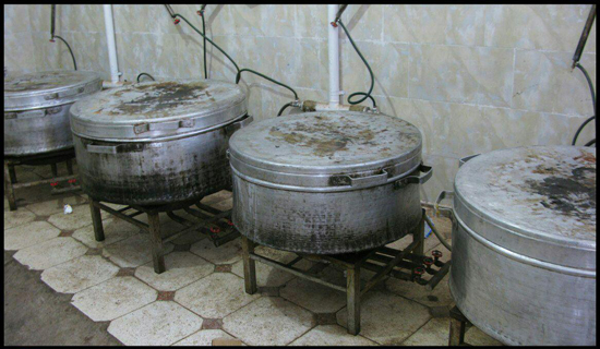 آیین مهرورزی به ایستگاه بهار رسید/سبزی پلو با ماهی با دستپخت بهبود یافته&zwnj;های کارتن&zwnj;خواب