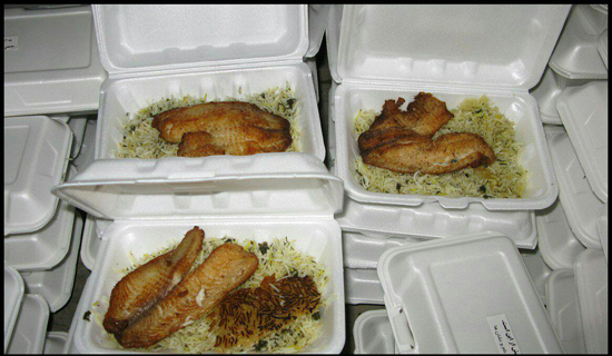آیین مهرورزی به ایستگاه بهار رسید/سبزی پلو با ماهی با دستپخت بهبود یافته&zwnj;های کارتن&zwnj;خواب