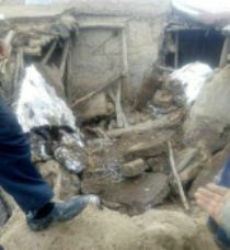 ریزش سقف خانه در روستای اینجار هوراند در اثر شدت بارش برف