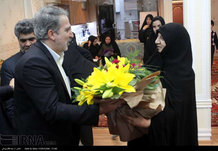 دیدار معاون سیاسی استاندار با خانواده شهید جاوید الاثر دیدار معاون سیاسی استاندار با خانواده شهید جاوید الاثر
