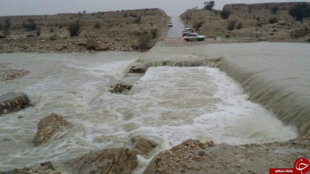 تخریب جاده روستای &laquo;فین&raquo; بر اثر بارندگی + تصاویر