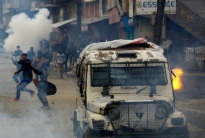 11 کشته و زخمی در حمله عناصر مسلح به کشمیر