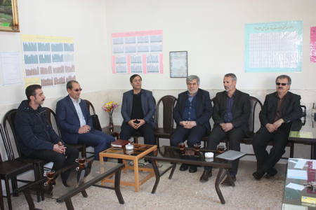 کمک ۴۴ میلیون تومانی به دانش آموزان ماهنشانی