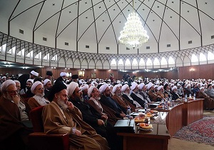 تحریم فکری حوزه های علمیه برداشته شود