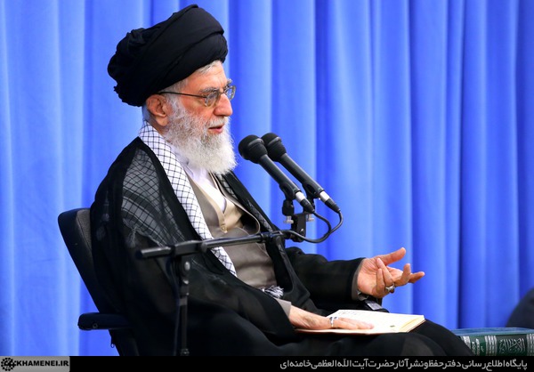 جمعی از شاعران مذهبی کشور امشب با رهبر انقلاب دیدار کردند