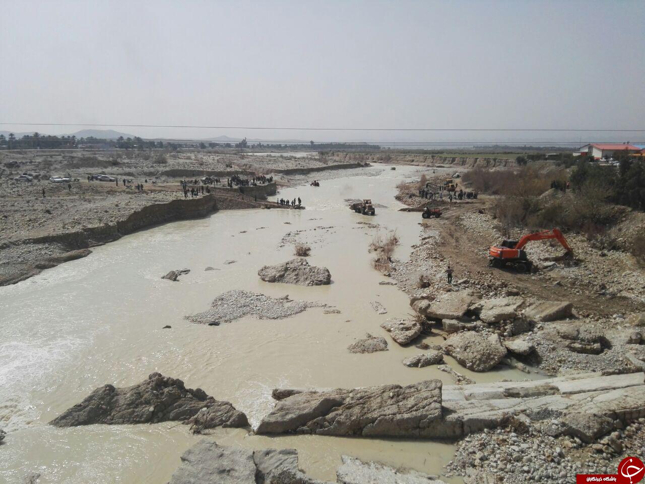 خسارت بر جای مانده از پل بالاده کازرون + تصاویر