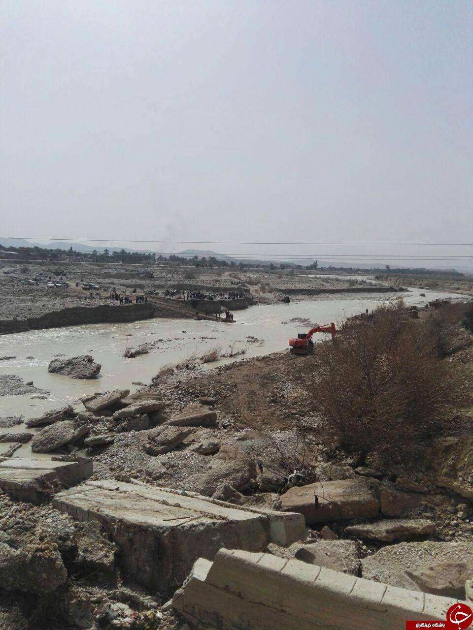 خسارت بر جای مانده از پل بالاده کازرون + تصاویر