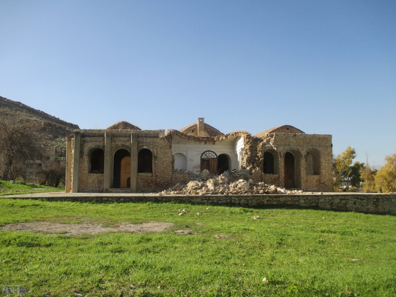 کوشک نور آباد ایذه در دست مرمت