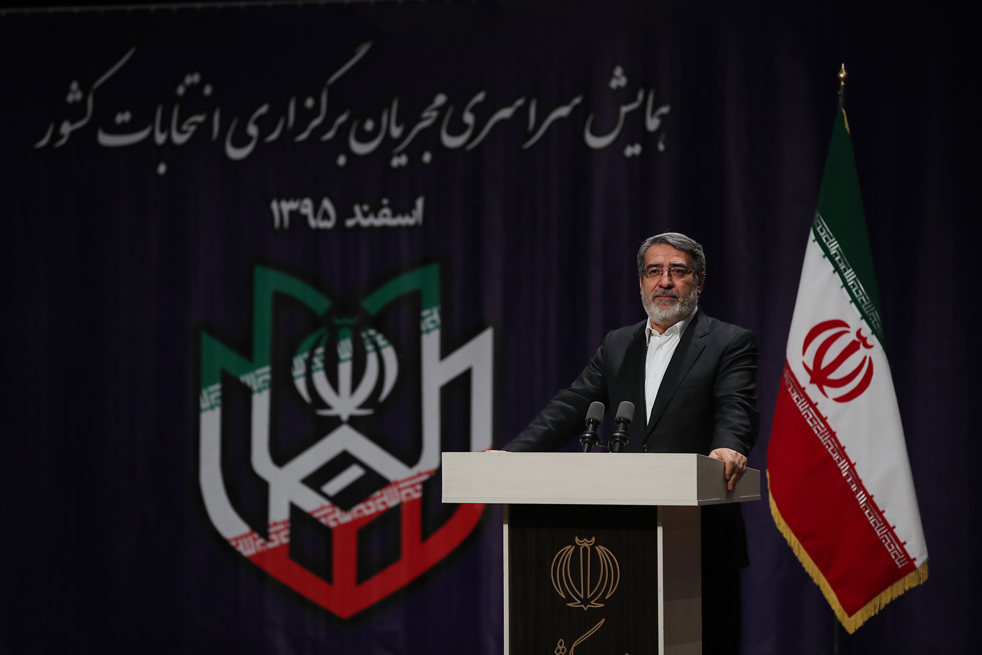 انتقاد وزیر کشور از تقسیم کردن مردم به انقلابی و غیر انقلابی/ مسئولین به مرم ناامیدی را القا نکنند